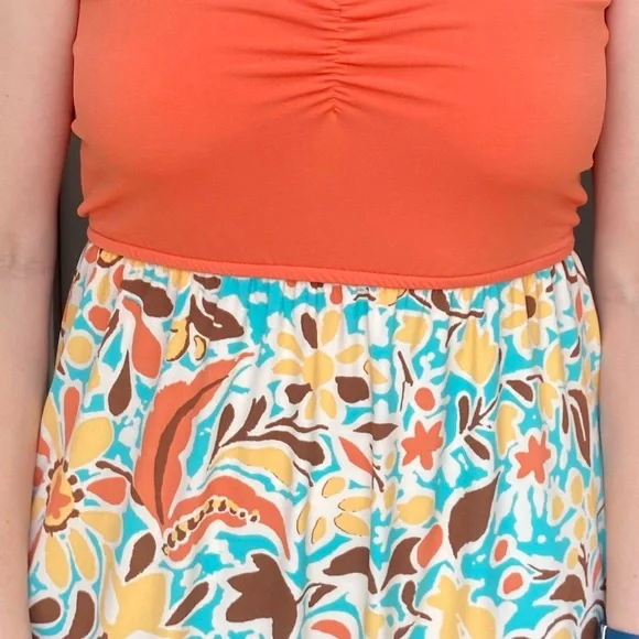 Judith March’s Floral Maxi with a 70s Vibe - Picture 3 of 4